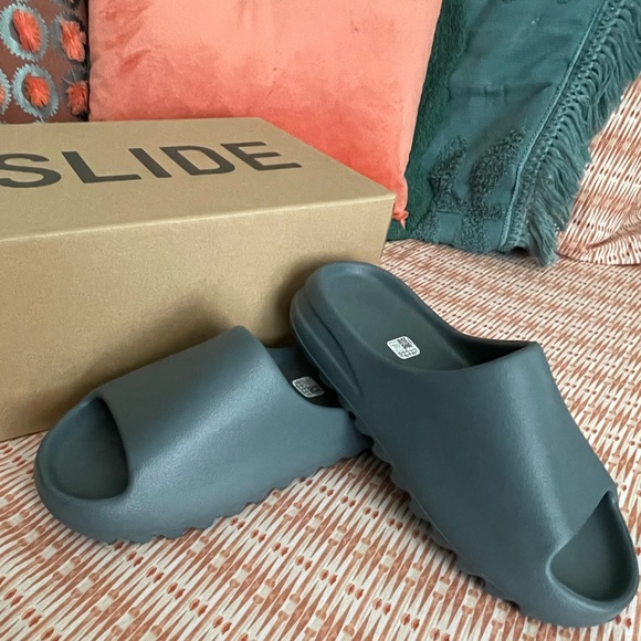 Yeezy Other - NWT Never Worn. Yeezy Slides